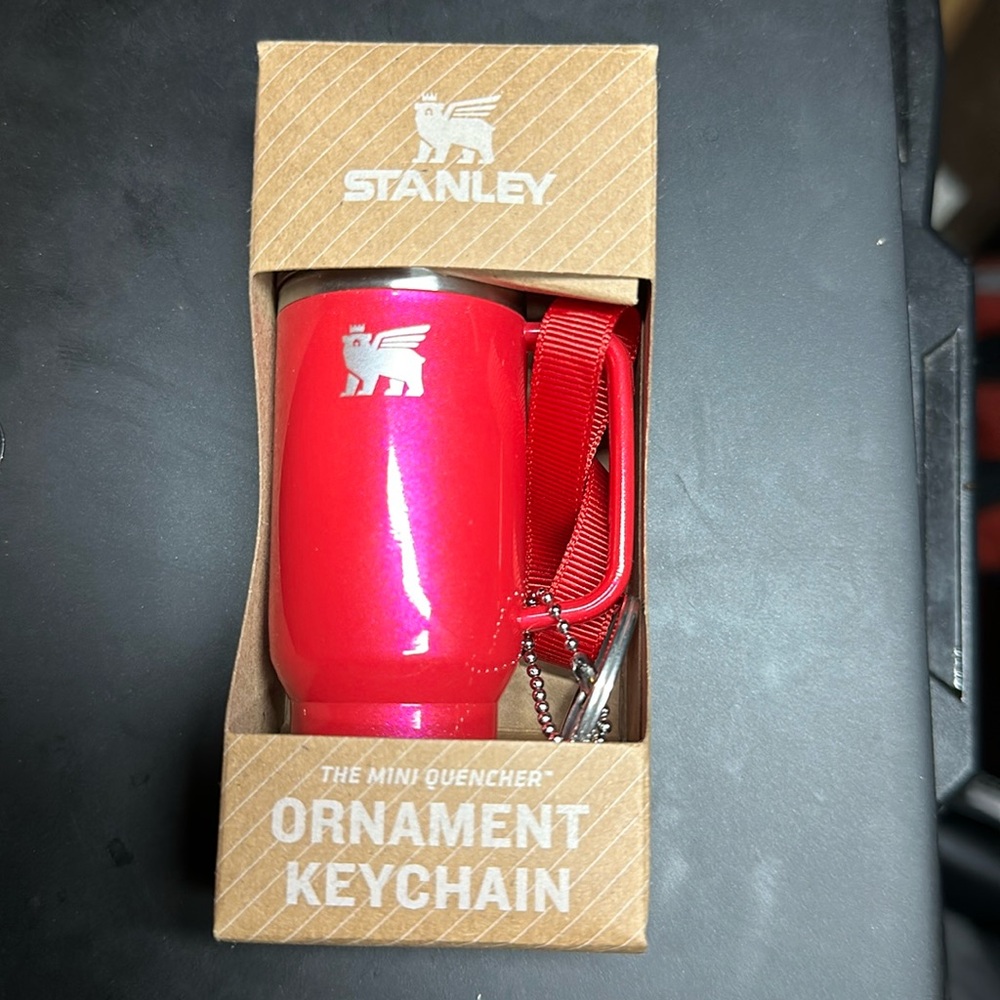 STANLEY E.L.F KEYCHAIN ORNAMENT RED SHIMMER. LIMITED EDITION